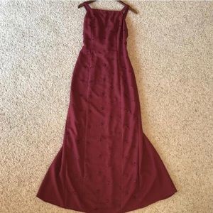 Elegant Burgundy Prom Dress with Square Neck